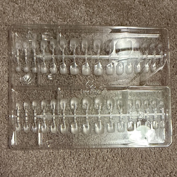 Beetles Gel Polish TIPEX Nail Tips - Picture 4 of 4